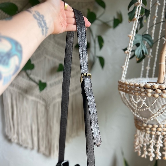 Frye & Co. Brown Leather Floral Embossed Bucket Bag Drawstring Crossbody Purse - Picture 7 of 15